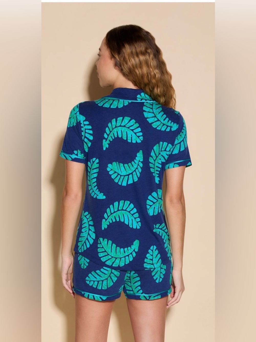 Cosabella Navy with Teal Leaf Short Pajama Set
Size XS - Picture 2 of 7